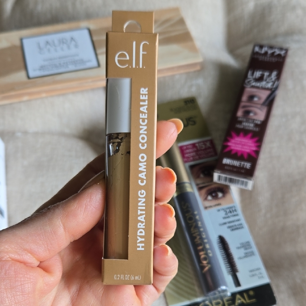 NEW Makeup Bundle - Picture 2 of 7